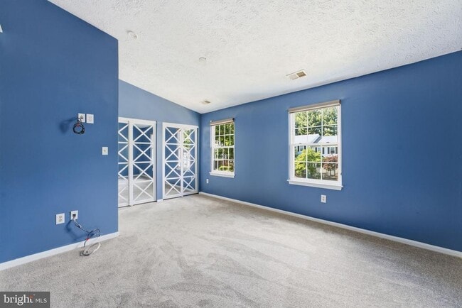 Building Photo - 10703 Campus Way S