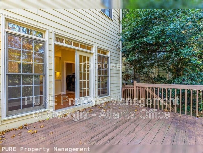 Building Photo - 410 Wilfawn Way