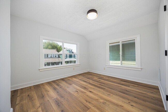 Building Photo - 1442 Hamlet St