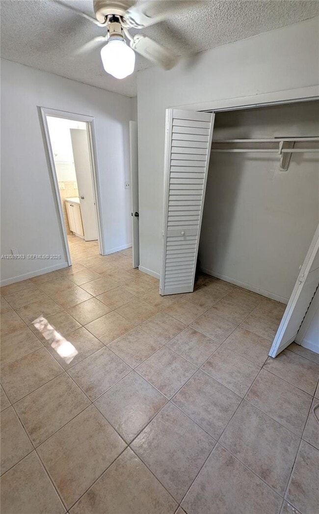 Building Photo - 10 Silver Springs Dr