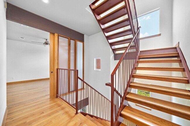 Building Photo - 1414 Rosewood St