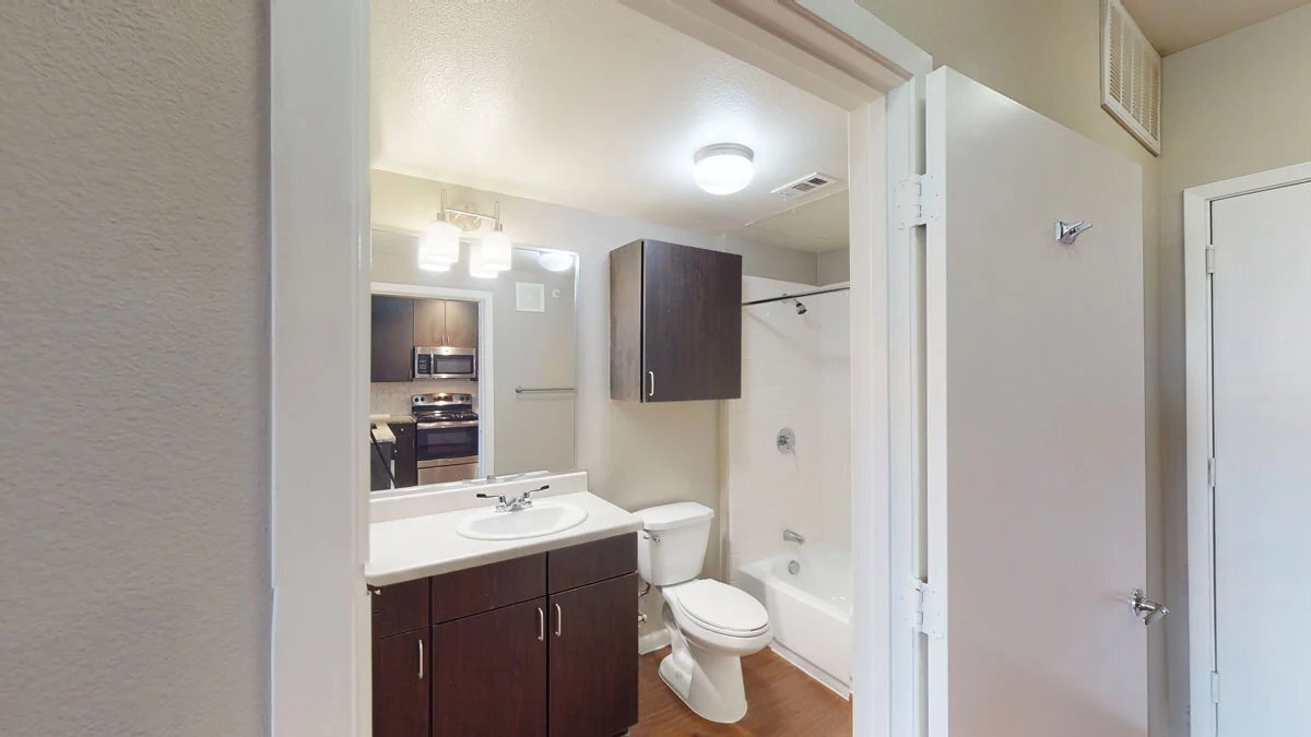 Building Photo - 305 River Fern Ave