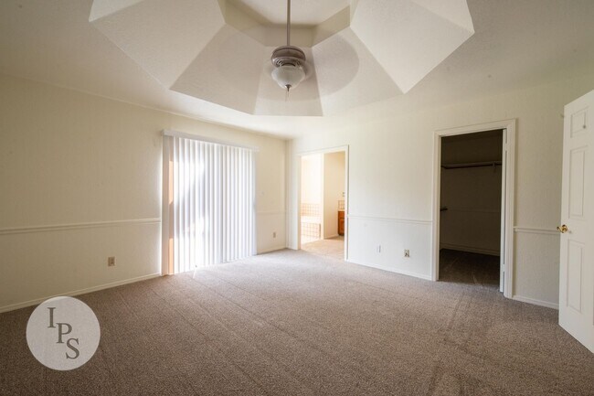 Building Photo - North West Fresno Home, 3BR/2BA, 1878sf, N...