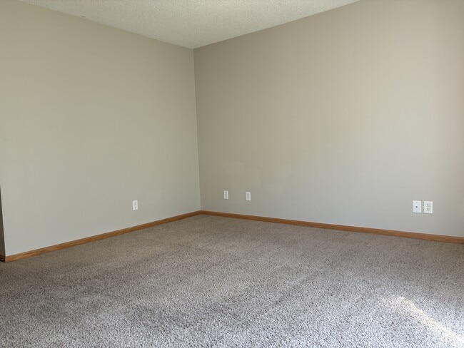 Building Photo - 1349 Willow Trail