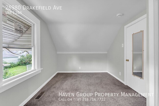 Building Photo - 26980 Drakefield Ave