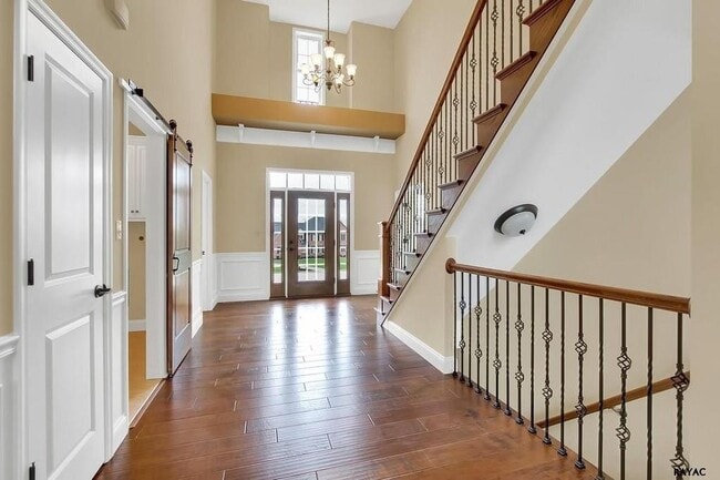 Building Photo - 1518 Guildford Ln