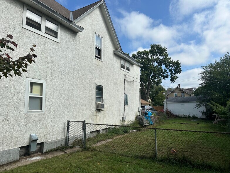 Building Photo - 3829 Bloomington Ave