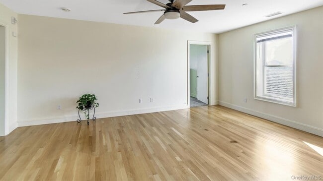 Building Photo - 148 Main St