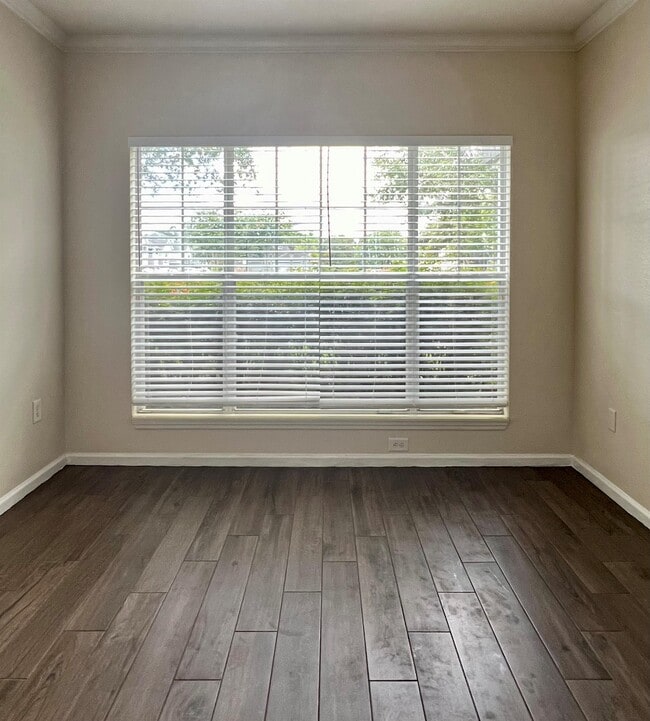 Building Photo - 11811 Estates Club Dr
