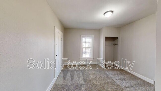 Building Photo - 219 N Institute St