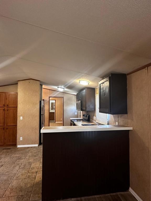 Building Photo - 886 Clark St