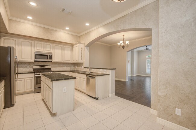 Building Photo - 13619 Brookbluff Ln