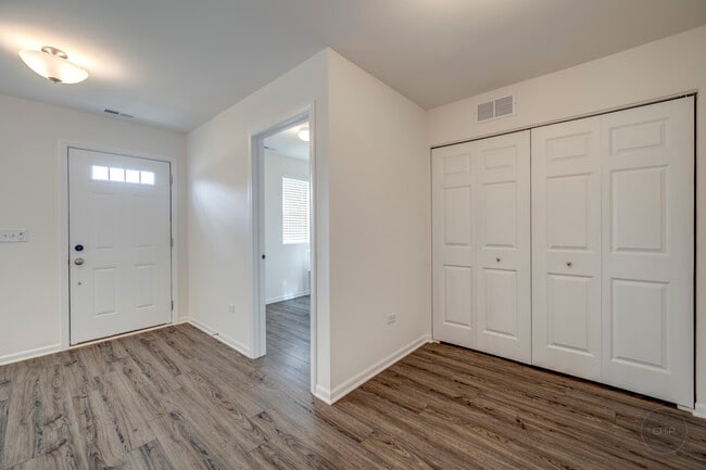 Building Photo - 4138 Irving Rd