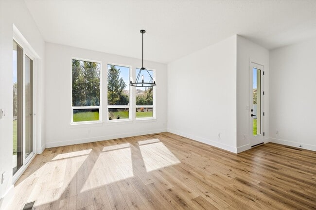 Building Photo - Luxury 5-Bed + Bonus + RV Garage Home for Lease in Dry Creek Ranch