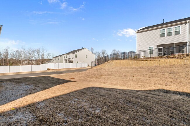 Building Photo - Beautiful 2-Story 4 Bedroom, 3 Bath Home in Angier — Just 30 Minutes from Downtown Raleigh