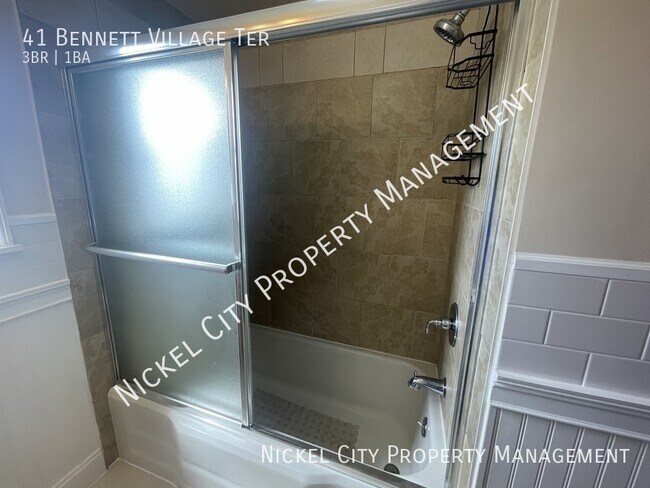 Building Photo - 41 Bennett Village Terrace