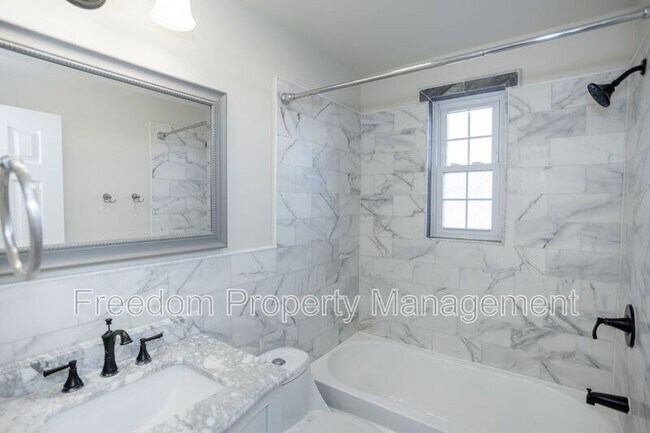 Building Photo - 102 Lynhaven Dr