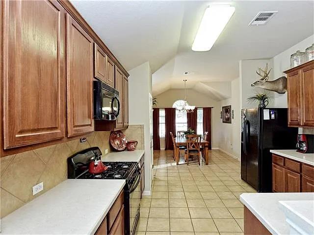 Building Photo - 304 Trophy Ct