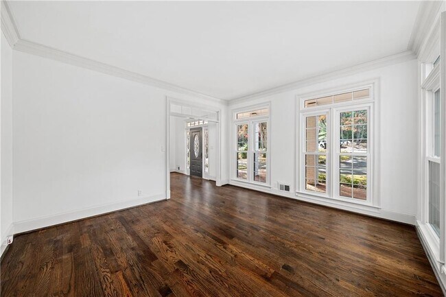 Building Photo - 135 Staghound Ct