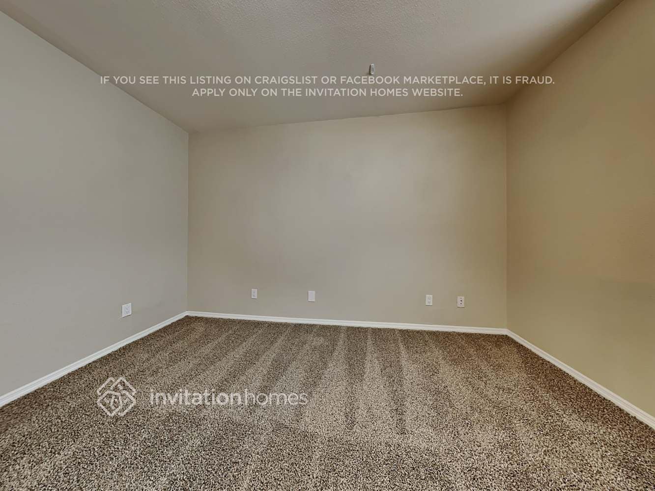 Building Photo - 8460 Del Vista Ct