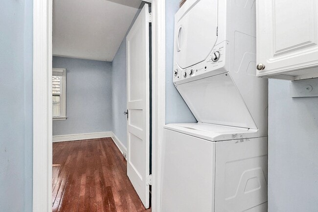 Building Photo - Cozy 2 Bedroom Home in Oakhurst!