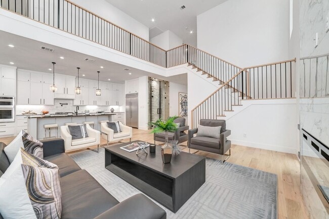 Building Photo - 3731 Cortez Dr