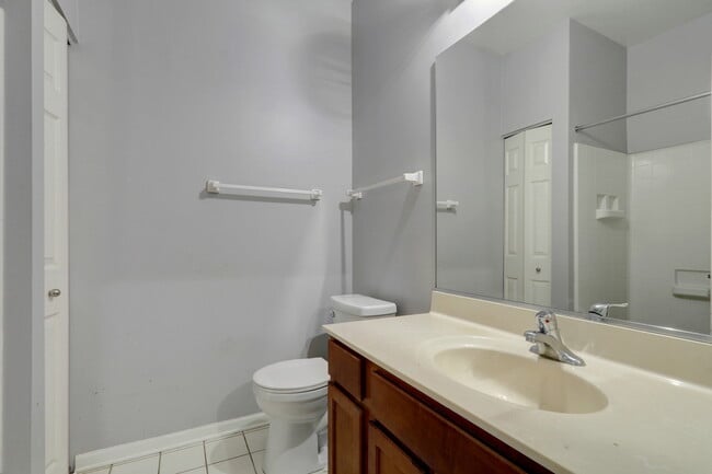 Building Photo - 210 Rosehall Dr