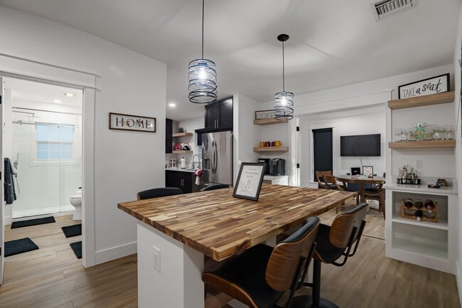 Building Photo - 1821 Jackson Bluff Rd