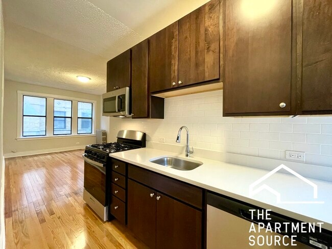 Building Photo - 1540 N Kedzie Ave