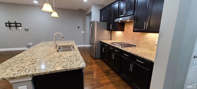 Building Photo - 529 Buhrstone Dr