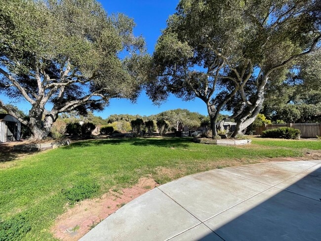Building Photo - Beautiful Mesa Oaks Home