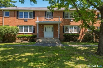 Building Photo - 9 Grandview Dr