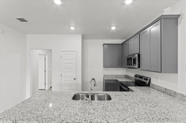 Building Photo - 911 Sevenleaf Ln