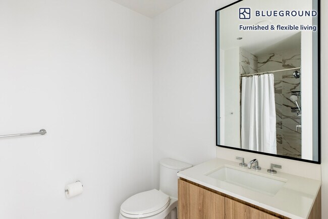 Building Photo - 1000 S Michigan Ave