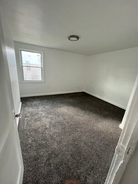 Building Photo - 19 Channing Pl