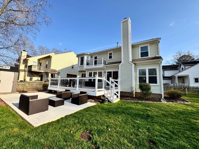 Building Photo - A Fabulous Home w/Water & Golf Course Views Available 05-04-26! Fenced Yard & Dog-Friendly!