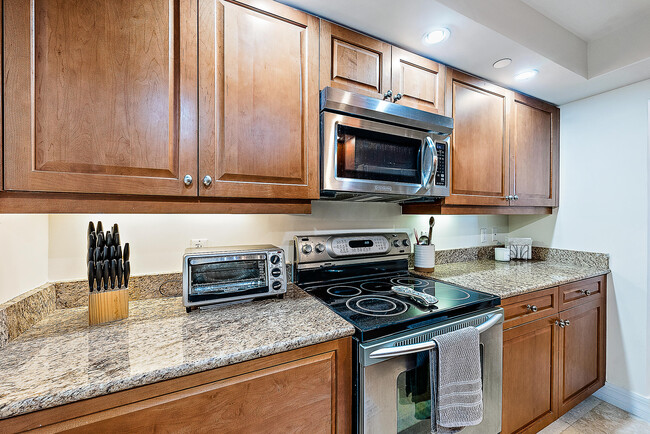 Building Photo - 3000 N Ocean Dr