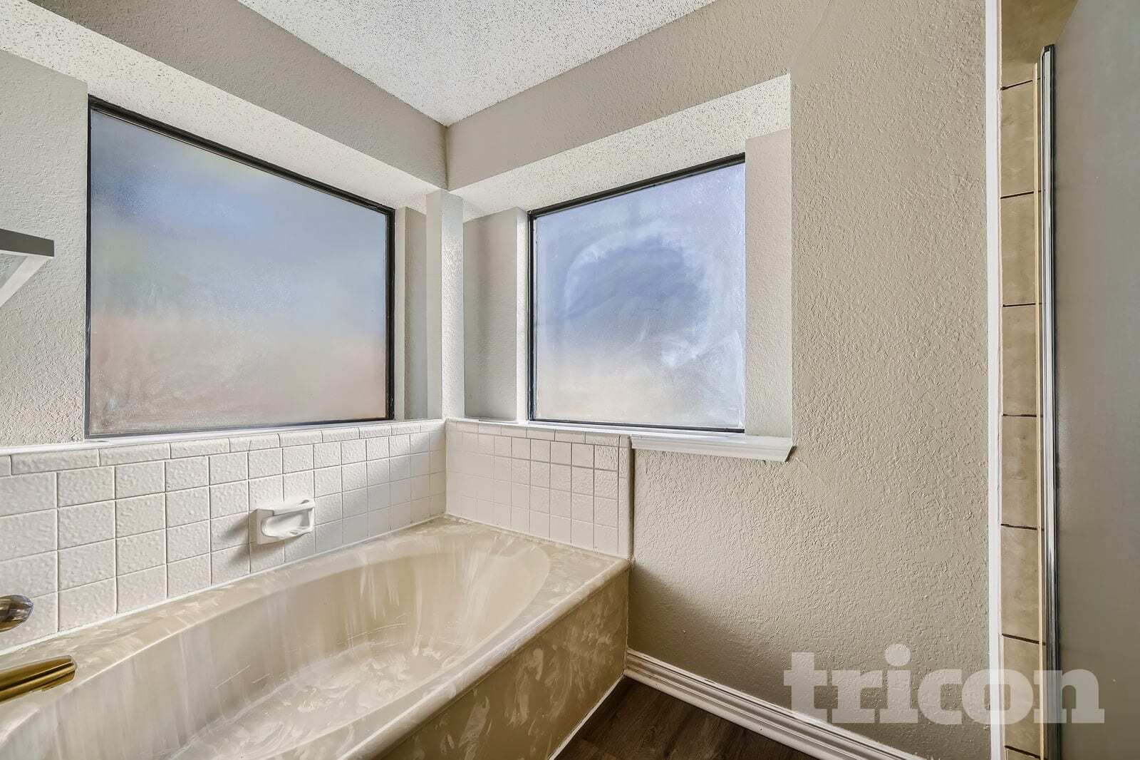 Building Photo - 6305 Meadowglen Dr