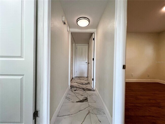 Building Photo - 1055 Cherokee Ave