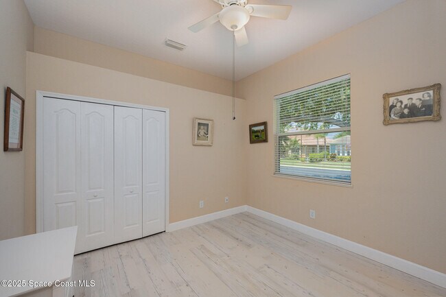 Building Photo - 477 Pirate's Moon Ct