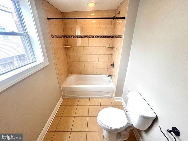 Building Photo - 2124 S Mole St