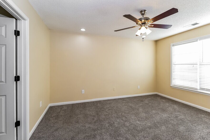 Building Photo - 12539 Autumn Blaze Dr