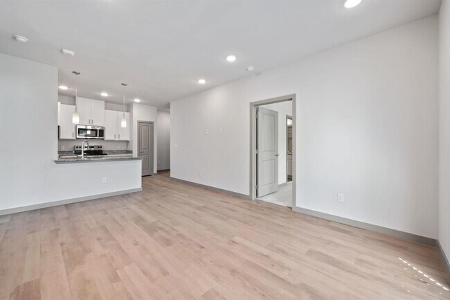 Building Photo - 691 Union Chapel Rd