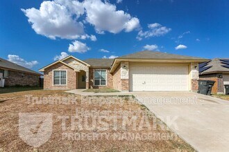 Building Photo - 401 W Libra Dr