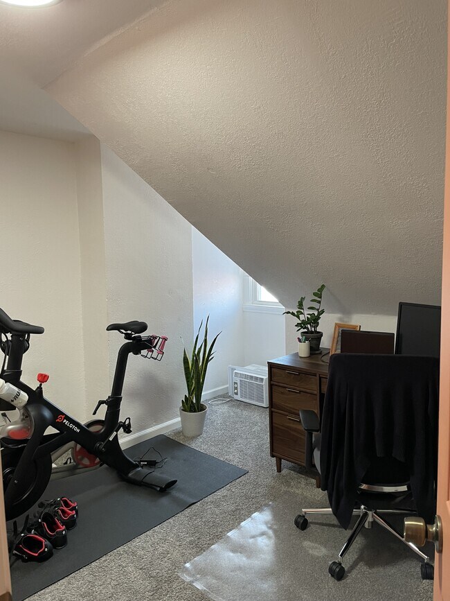 Building Photo - 23 Hays St