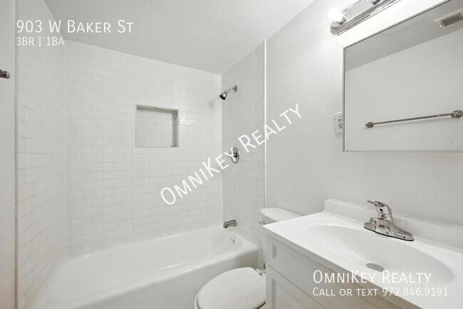 Building Photo - 903 W Baker St