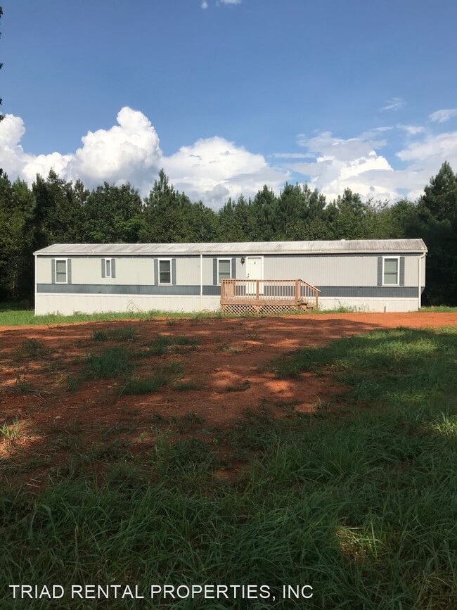 3 br, 2 bath House 5479 OAK GROVE CHURCH RD 5479 Oak Grove Church Rd Asheboro NC 27205