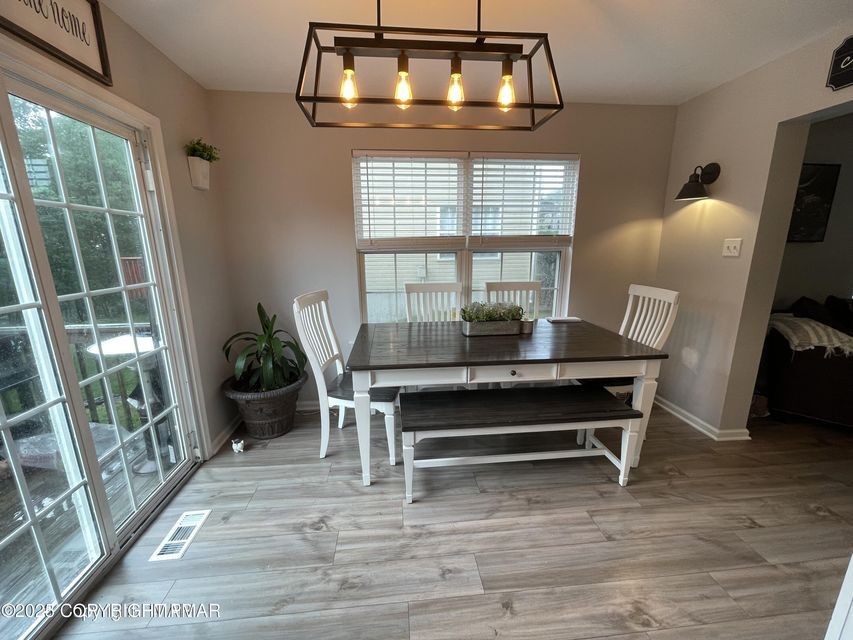 Building Photo - 51 Lower Ridge View Cir