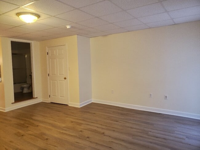 Building Photo - 512 Pine St