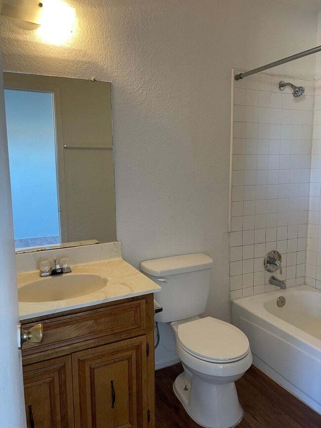 Building Photo - 7214 Dale Rd